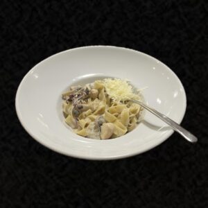 Паста з куркою та грибами 300г